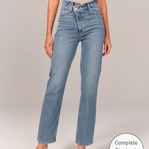Abercrombie Ultra High Rise 90s straight jean